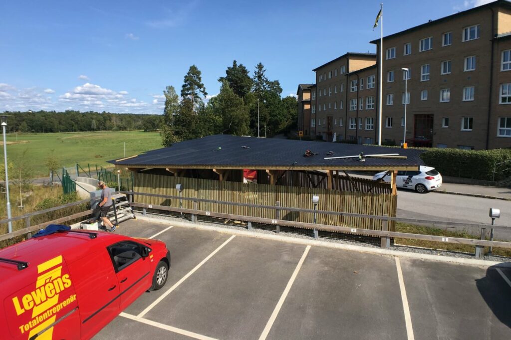 BRF och föreningar bild på en Lewens bil